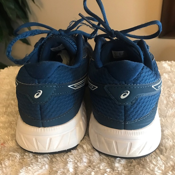 ASICS - Picture 5 of 7